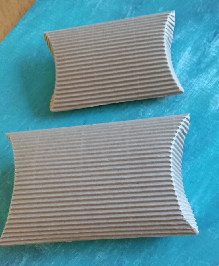 Pillow boxes